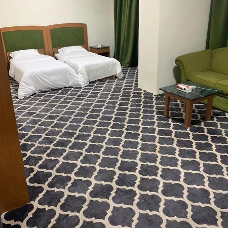 Al Aziziyah Hotel&suites Khamis Mushait Bagian luar foto
