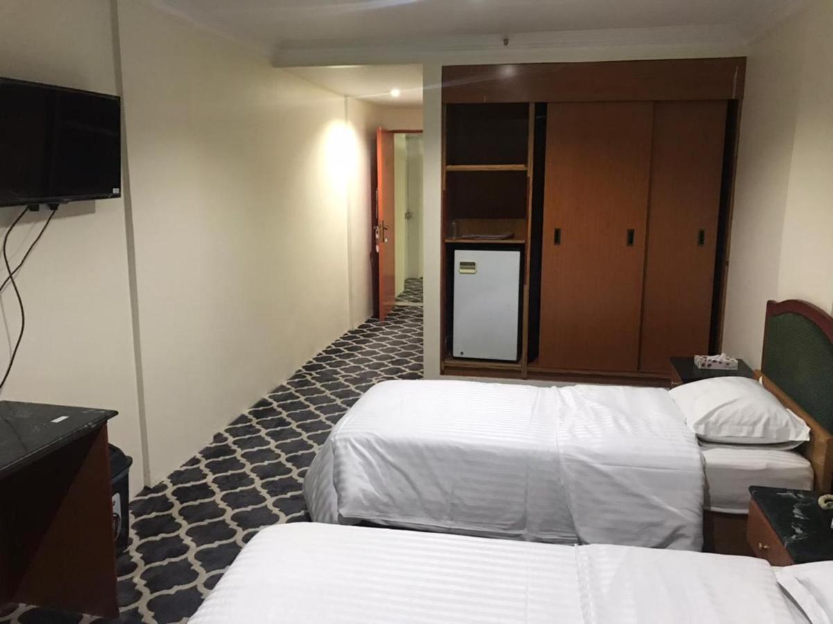 Al Aziziyah Hotel&suites Khamis Mushait Bagian luar foto