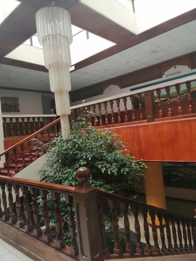 Al Aziziyah Hotel&suites Khamis Mushait Bagian luar foto