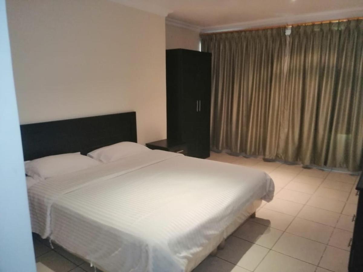 Al Aziziyah Hotel&suites Khamis Mushait Bagian luar foto