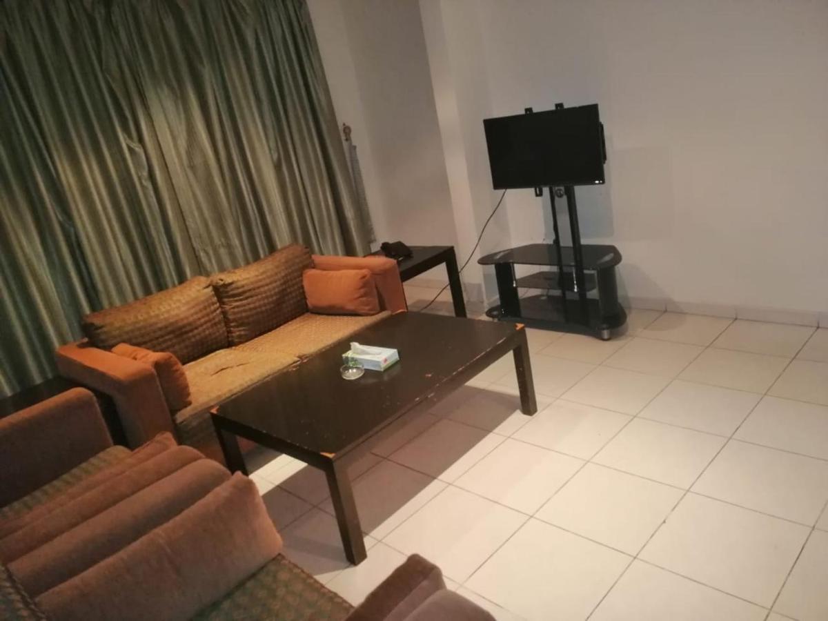 Al Aziziyah Hotel&suites Khamis Mushait Bagian luar foto