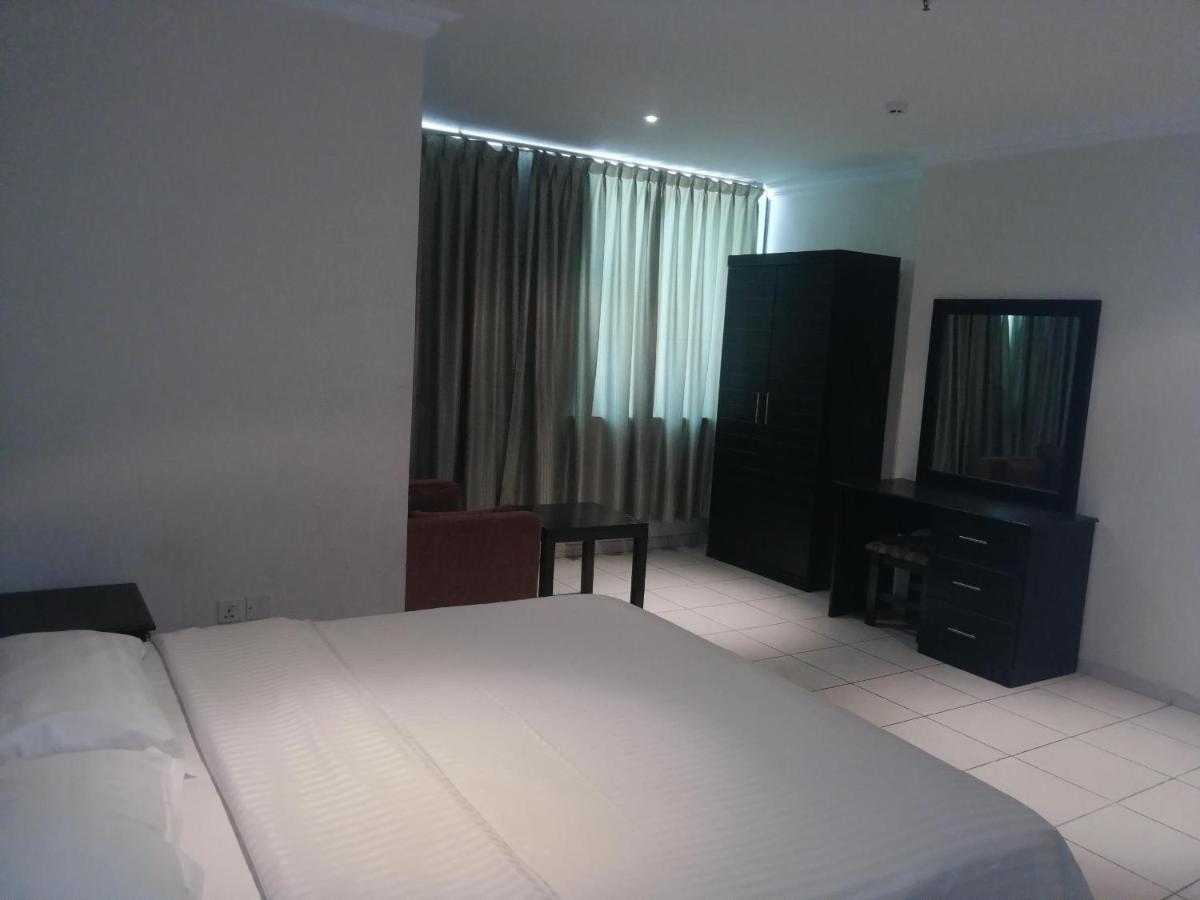 Al Aziziyah Hotel&suites Khamis Mushait Bagian luar foto
