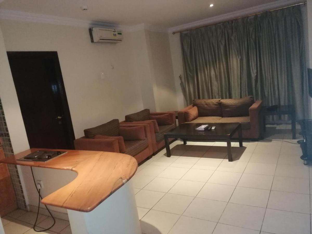 Al Aziziyah Hotel&suites Khamis Mushait Bagian luar foto