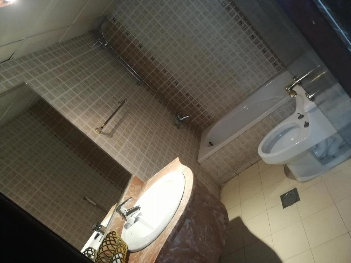 Al Aziziyah Hotel&suites Khamis Mushait Bagian luar foto