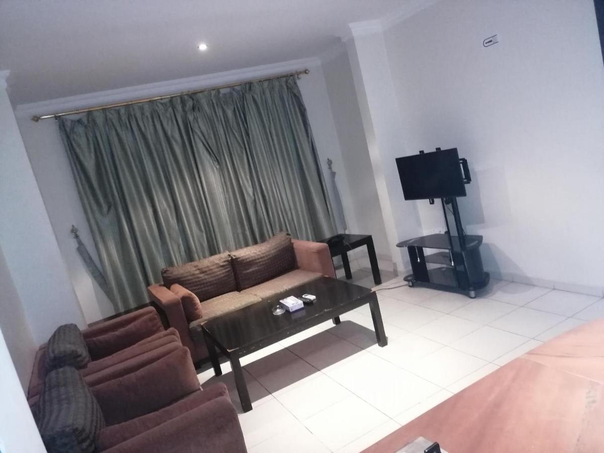 Al Aziziyah Hotel&suites Khamis Mushait Bagian luar foto