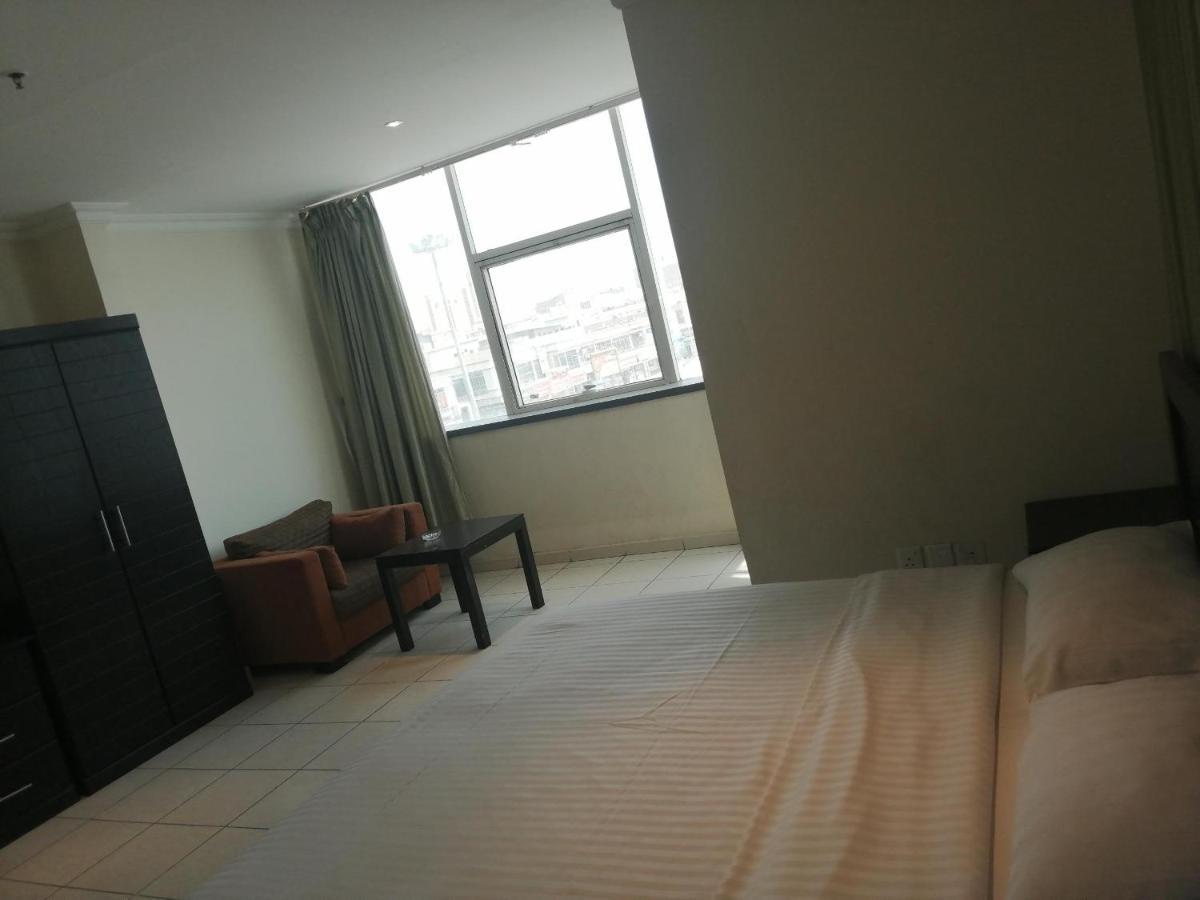 Al Aziziyah Hotel&suites Khamis Mushait Bagian luar foto